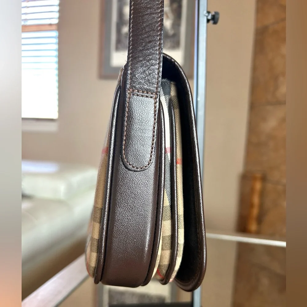 Burberry Nova Check Crossbody Vintage Bag - Picture 5 of 15